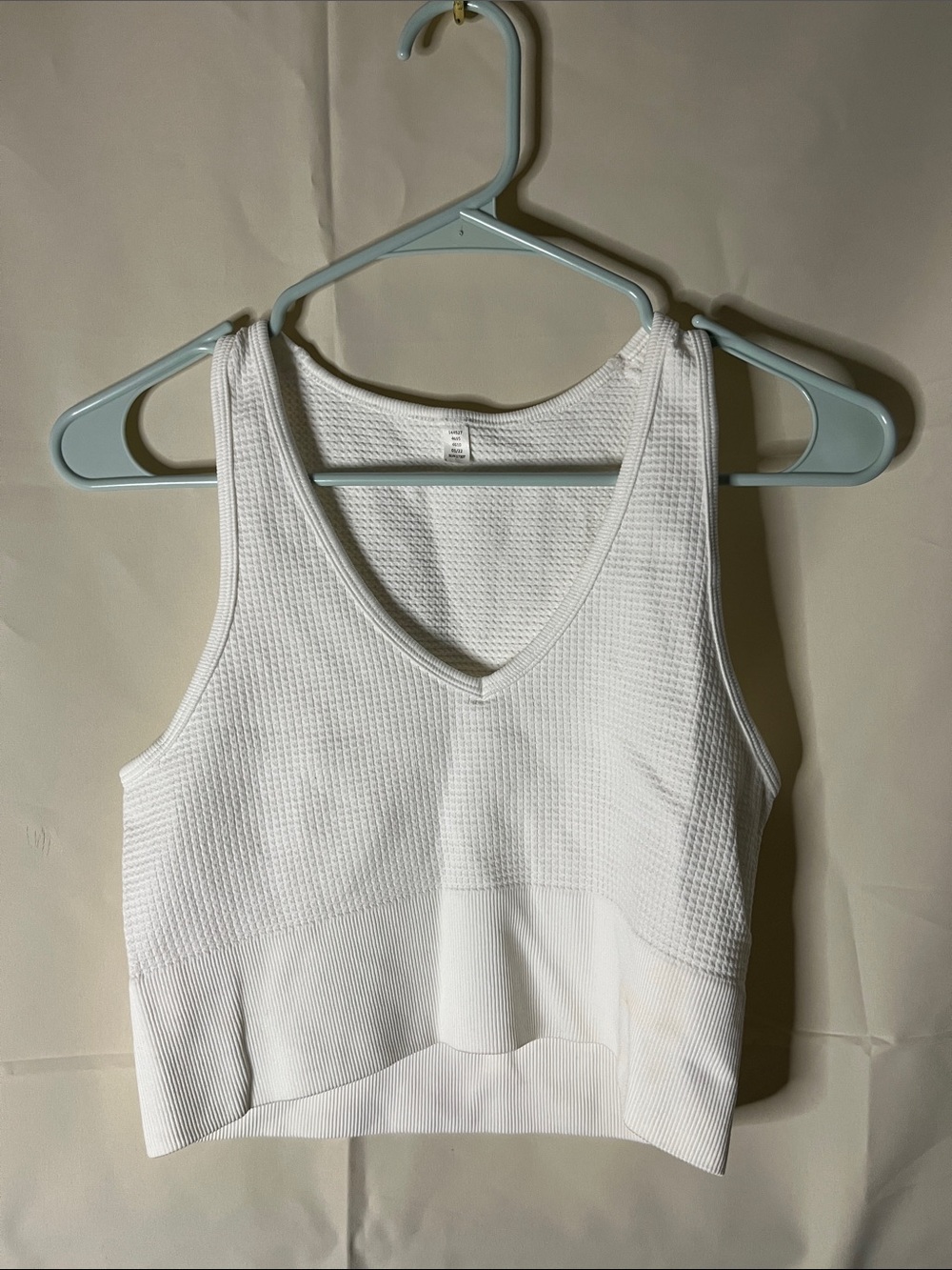 90 Degree By Reflex White Textured V-Neck Tank Top